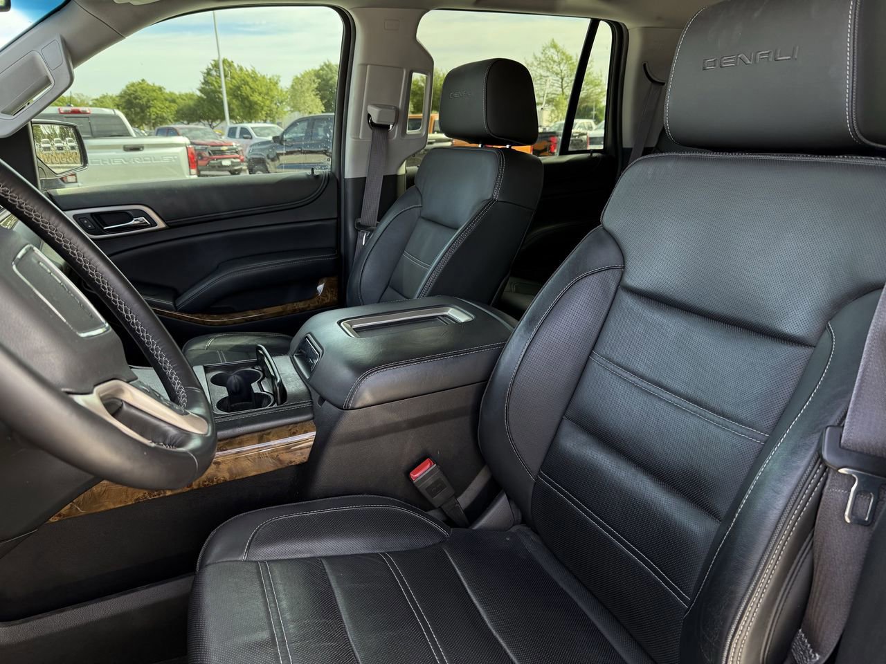 Used 2015 GMC Yukon Denali w/ Touring Package image 22
