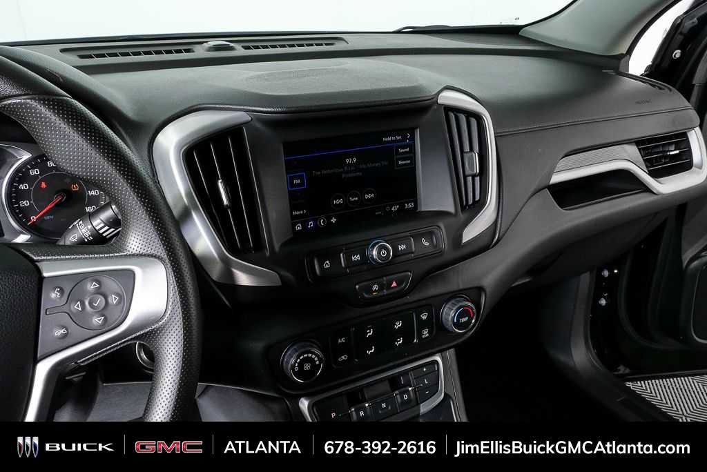 Used 2024 GMC Terrain SLE image 12