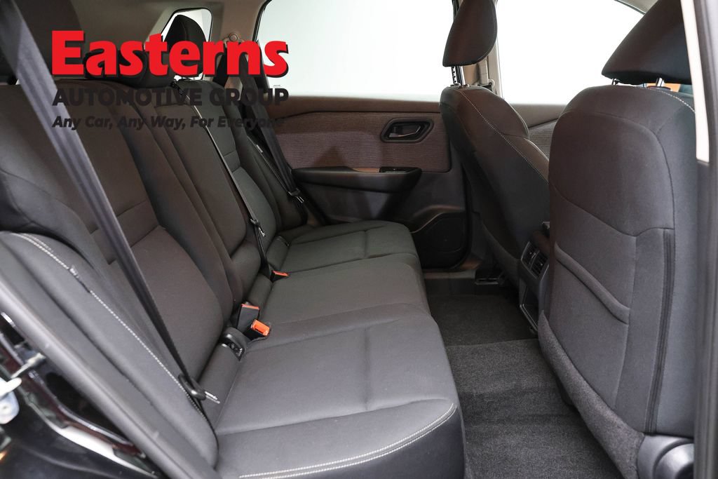 Used 2023 Nissan Rogue S AWD/4WD image 23