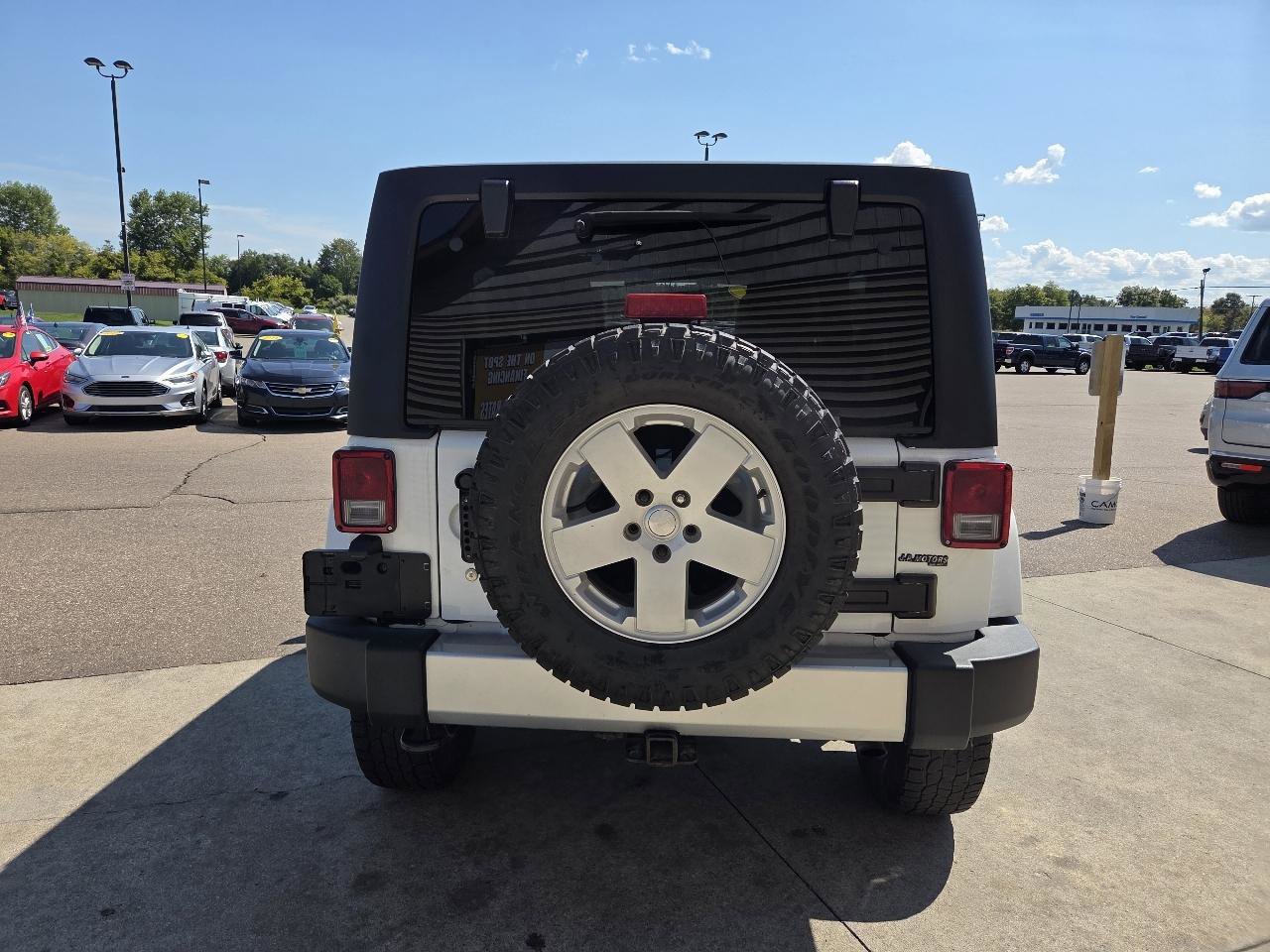 Used 2017 Jeep Wrangler Unlimited Sahara w/ Dual Top Group AWD/4WD image 6