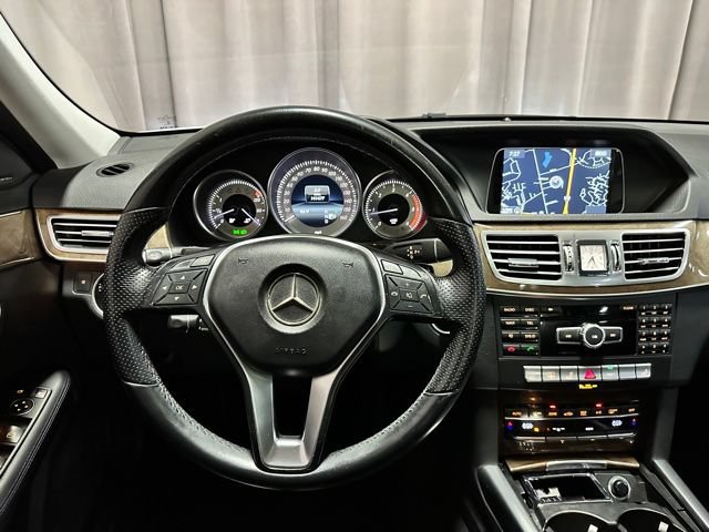 Used 2014 Mercedes-Benz E 250 BlueTEC 4MATIC Sedan image 12