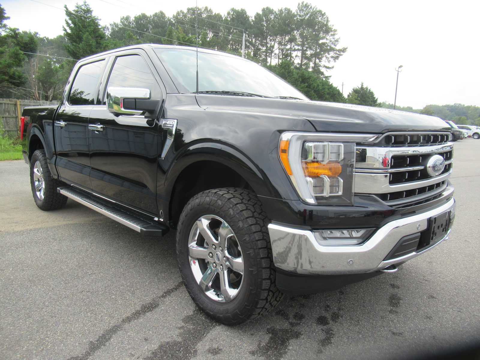 Used 2023 Ford F150 Lariat w/ Trailer Tow Package AWD/4WD image 3