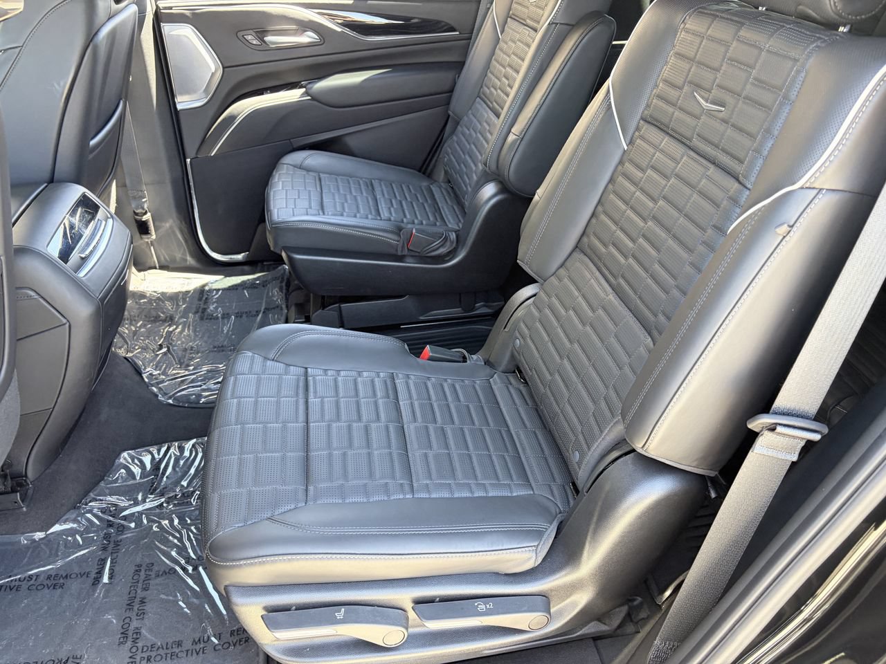 Certified 2024 Cadillac Escalade V w/ Heavy-Duty Trailer Package AWD/4WD image 18