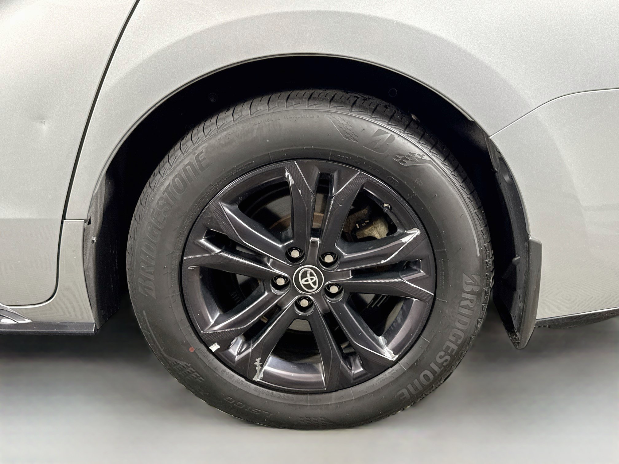 Certified 2025 Toyota Sienna XSE w/ XSE Premium Package AWD/4WD image 33