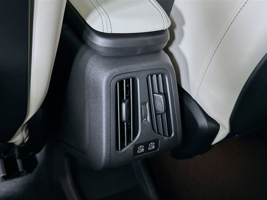 Used 2026 BMW X2 xDrive28i w/ Technology Package image 18