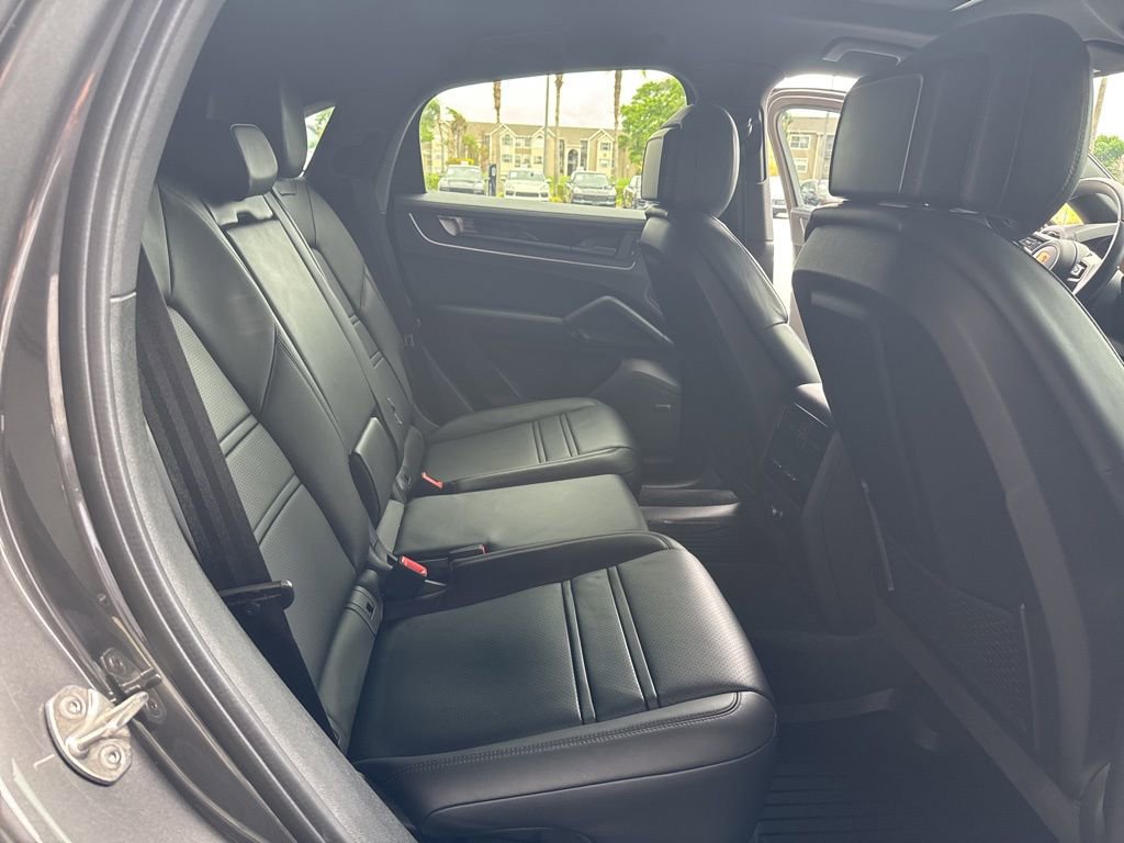 Certified 2024 Porsche Cayenne S AWD/4WD image 9