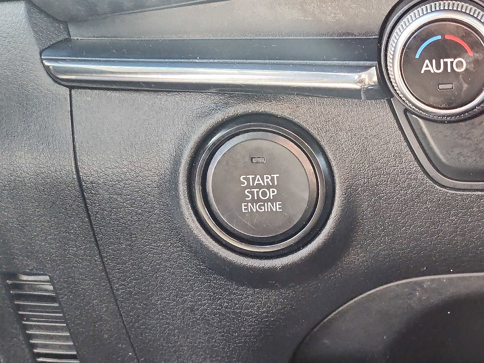 Used 2024 MAZDA MAZDA3 s image 23