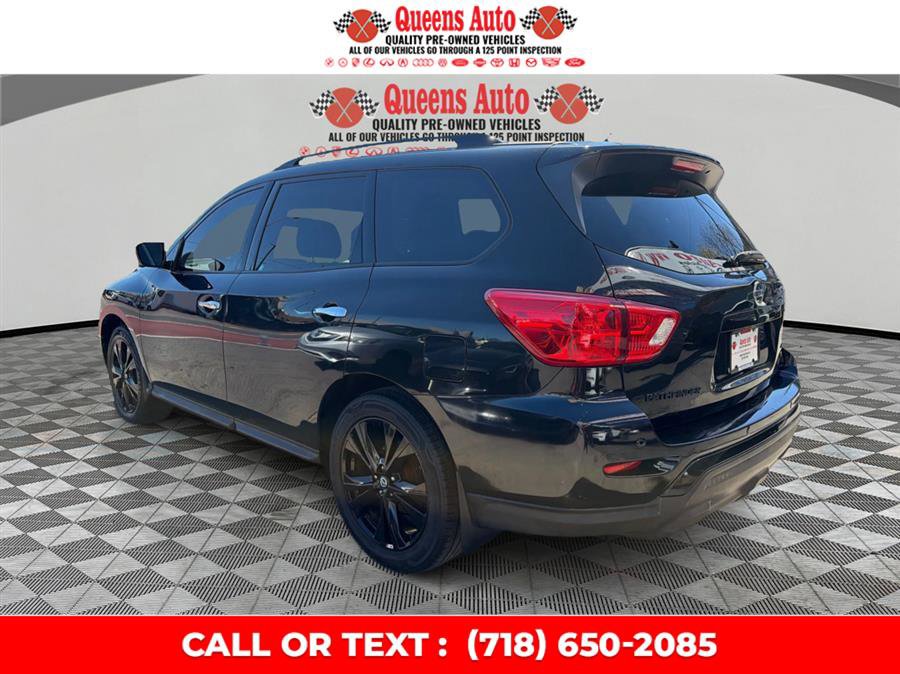 Used 2018 Nissan Pathfinder SL w/ Midnight Edition Package image 4