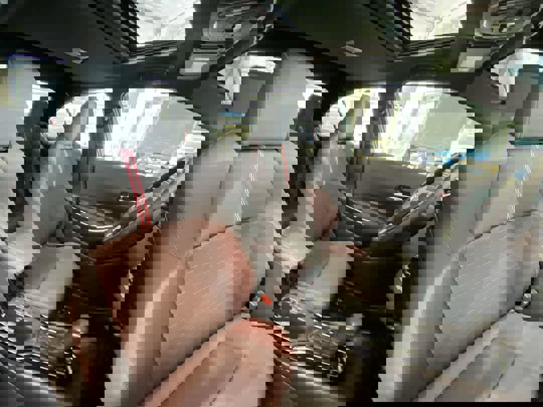 Used 2025 Toyota Corolla SE image 27