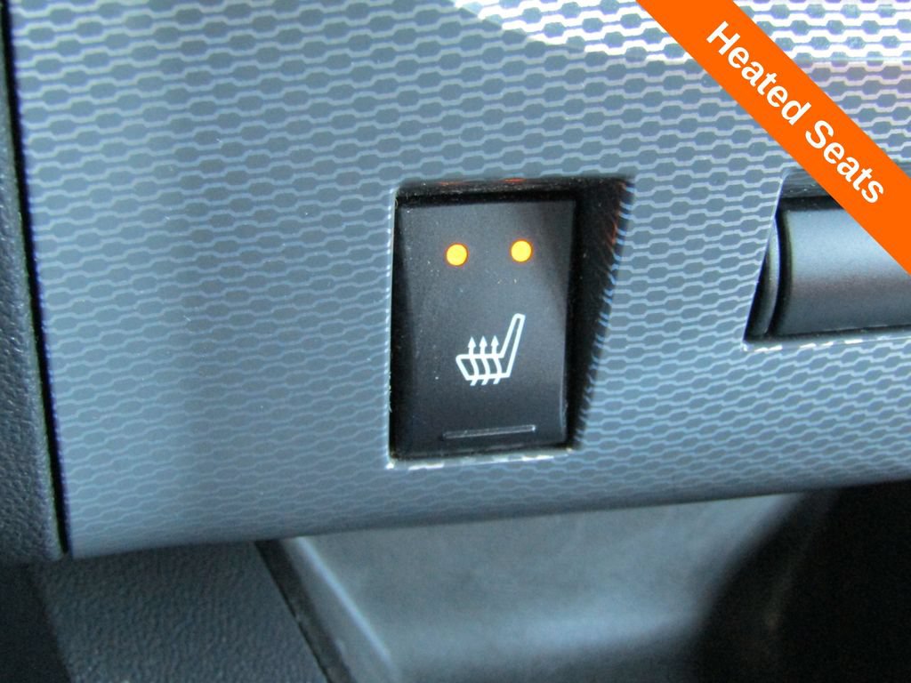 Used 2014 Dodge Challenger R/T RWD image 8