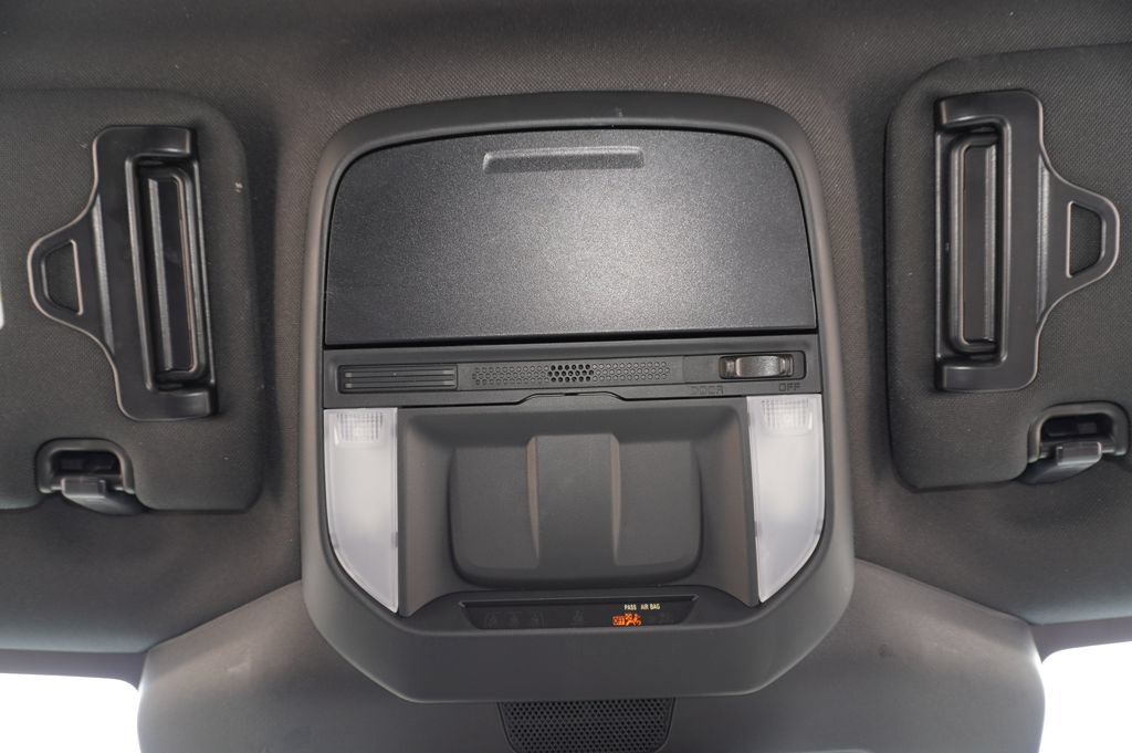 Used 2025 Subaru Forester AWD/4WD image 19