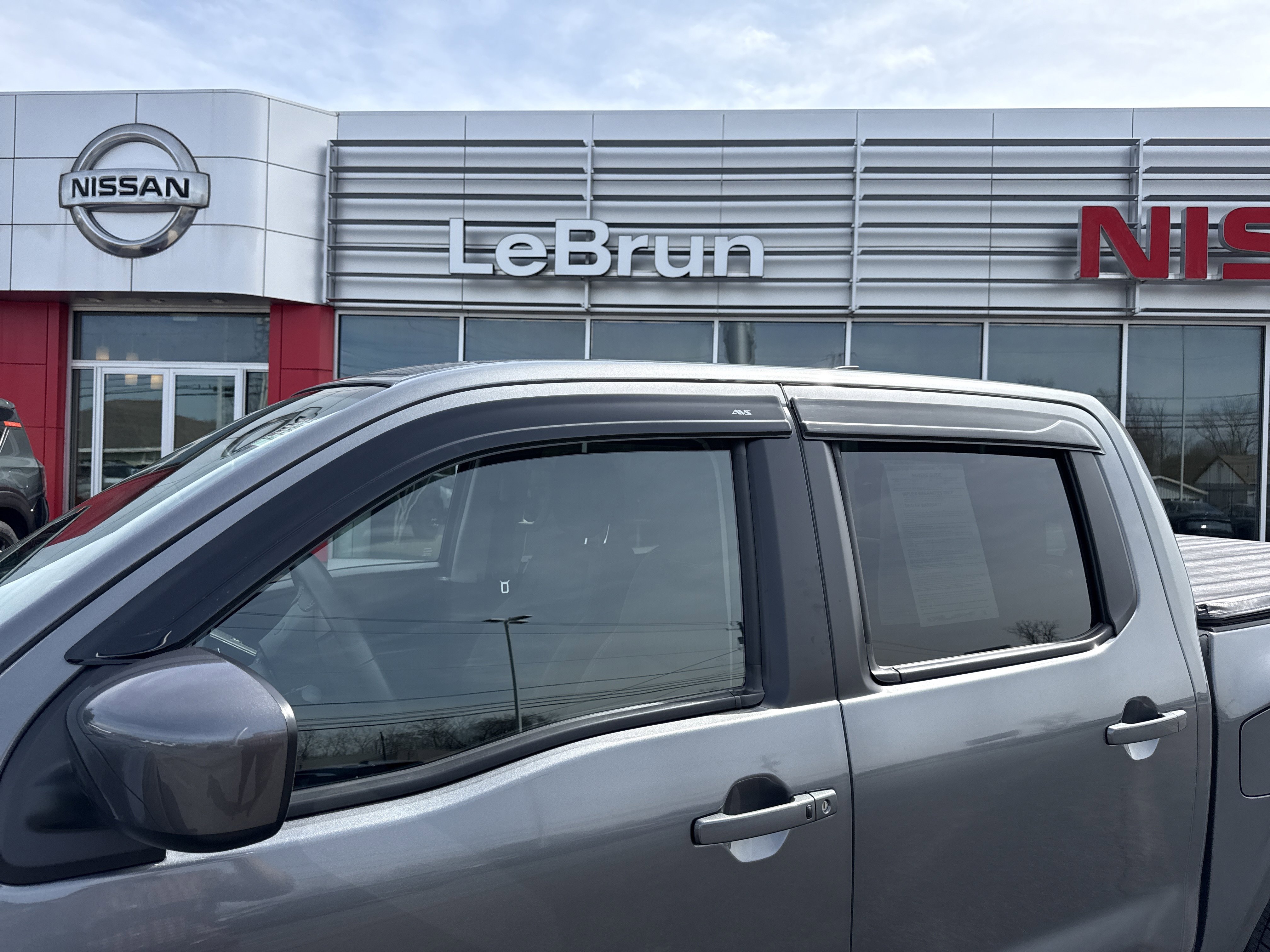 Used 2025 Nissan Frontier SV w/ SV Convenience Package image 20