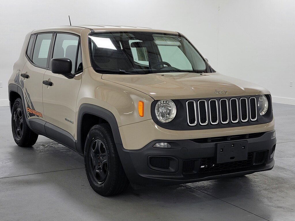 Used 2015 Jeep Renegade Sport w/ Power & Air Group FWD image 2