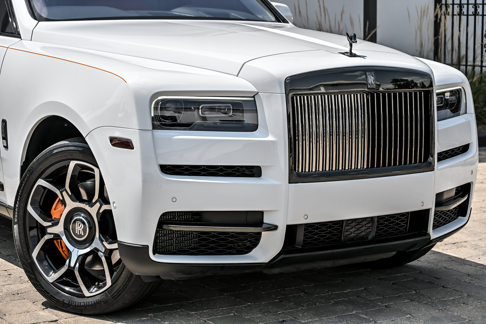 Used 2023 Rolls-Royce Cullinan Black Badge AWD/4WD image 2