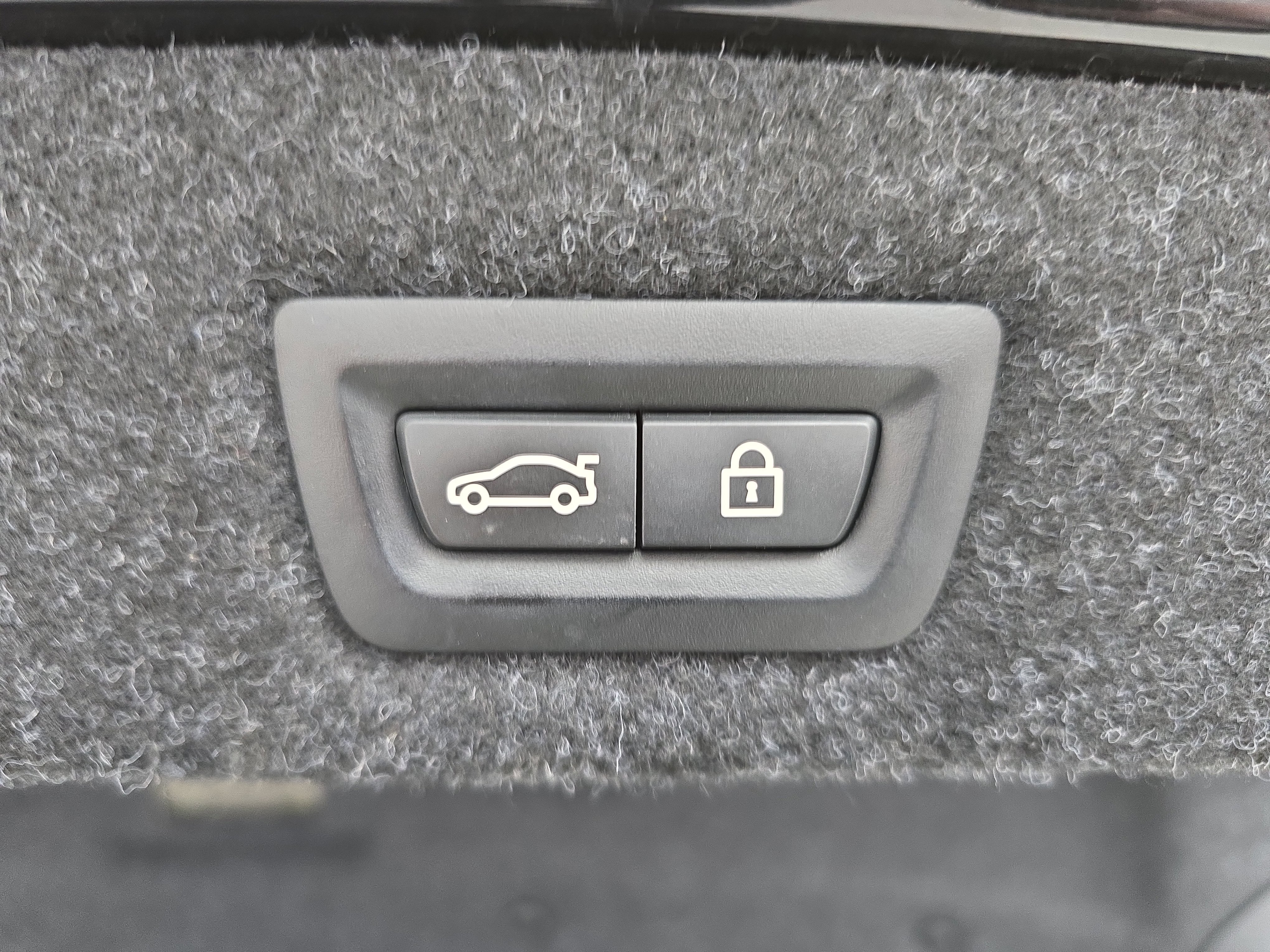 Used 2021 BMW 540i w/ Premium Package image 13