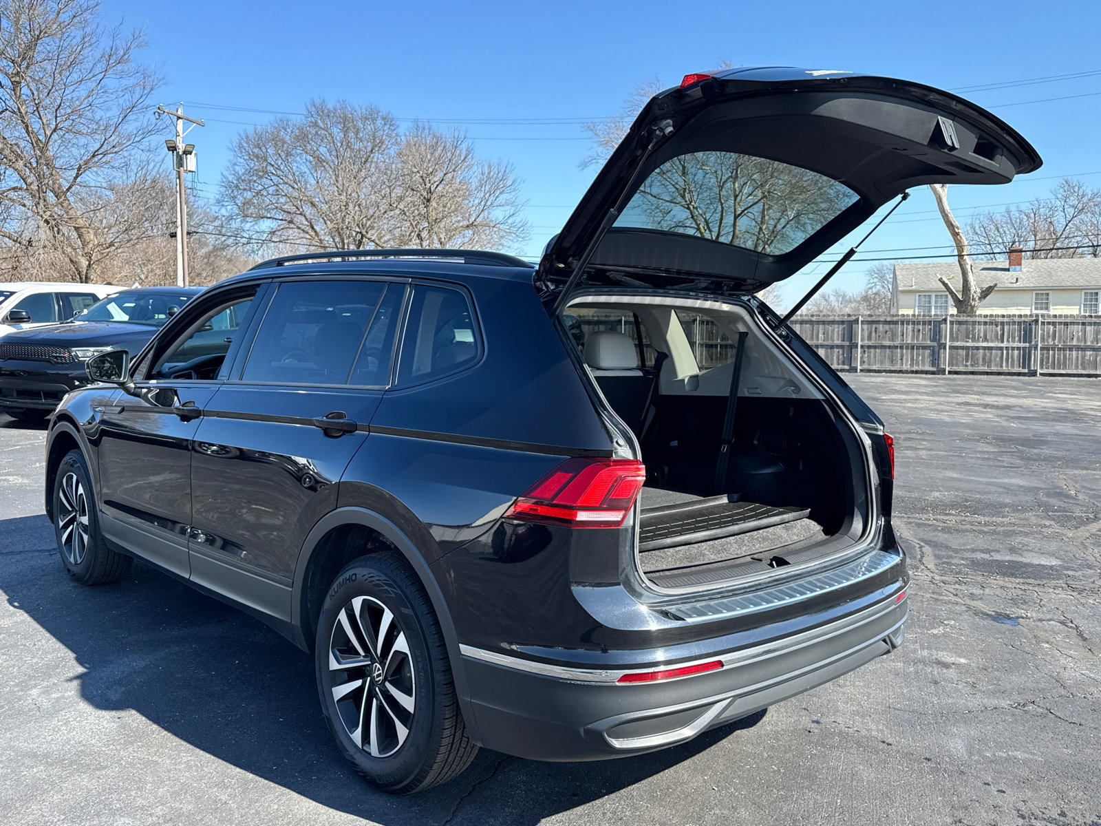 Used 2022 Volkswagen Tiguan S image 17