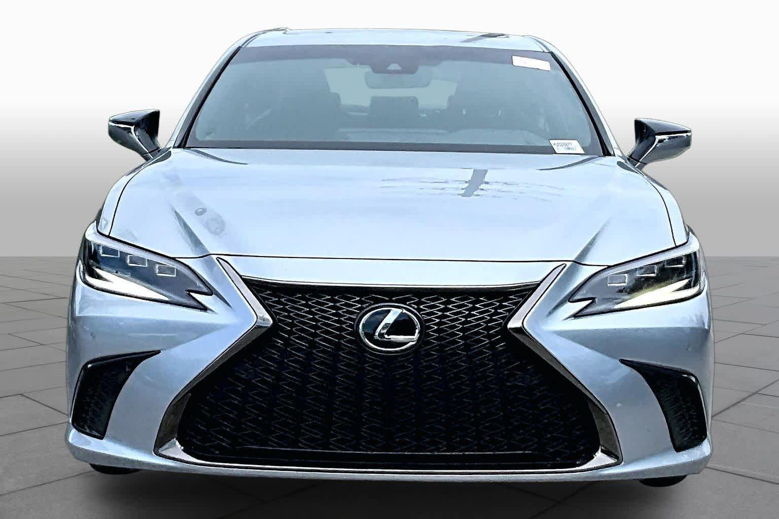 Used 2023 Lexus ES 300h F Sport FWD image 4