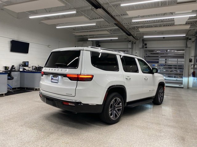 Used 2024 Jeep Wagoneer Series II image 5