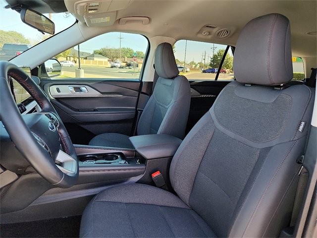 Used 2025 Ford Explorer Active image 13