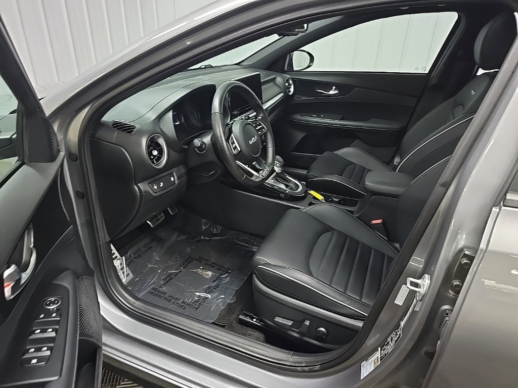 Used 2024 Kia Forte GT-Line w/ GT-Line Premium Package FWD image 30