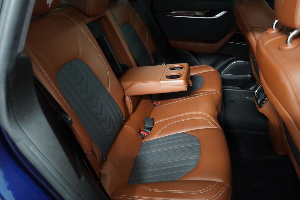 Used 2018 Maserati Levante GranLusso AWD/4WD image 27