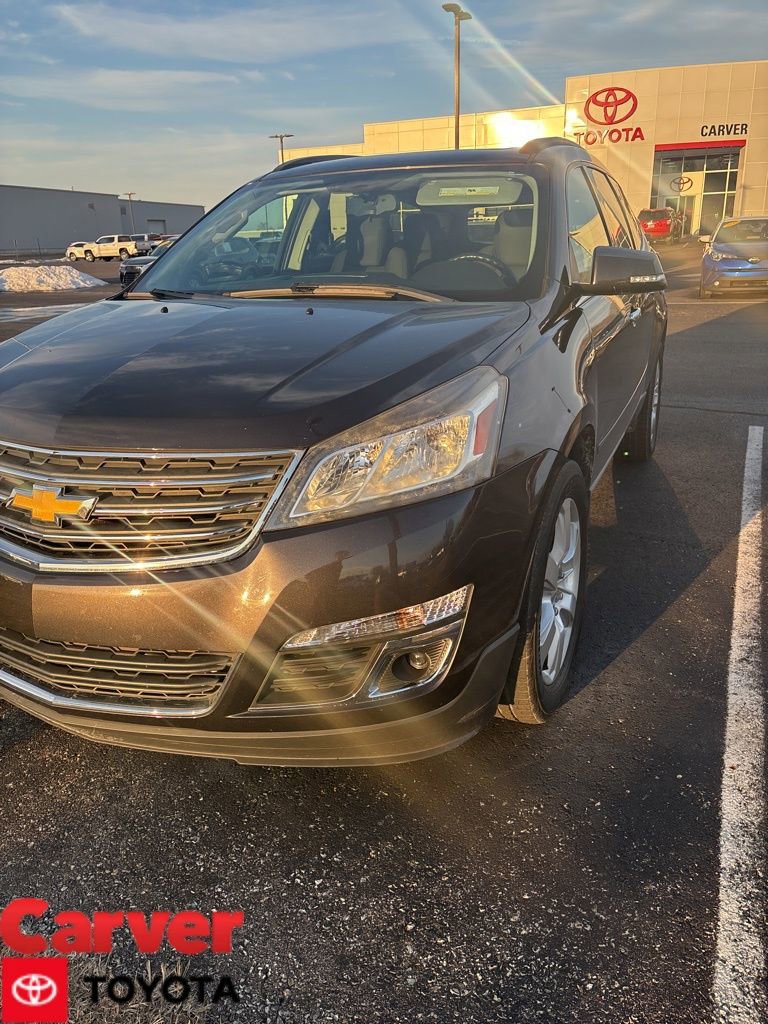 Used 2017 Chevrolet Traverse LT w/ Style and Technology Package image 1