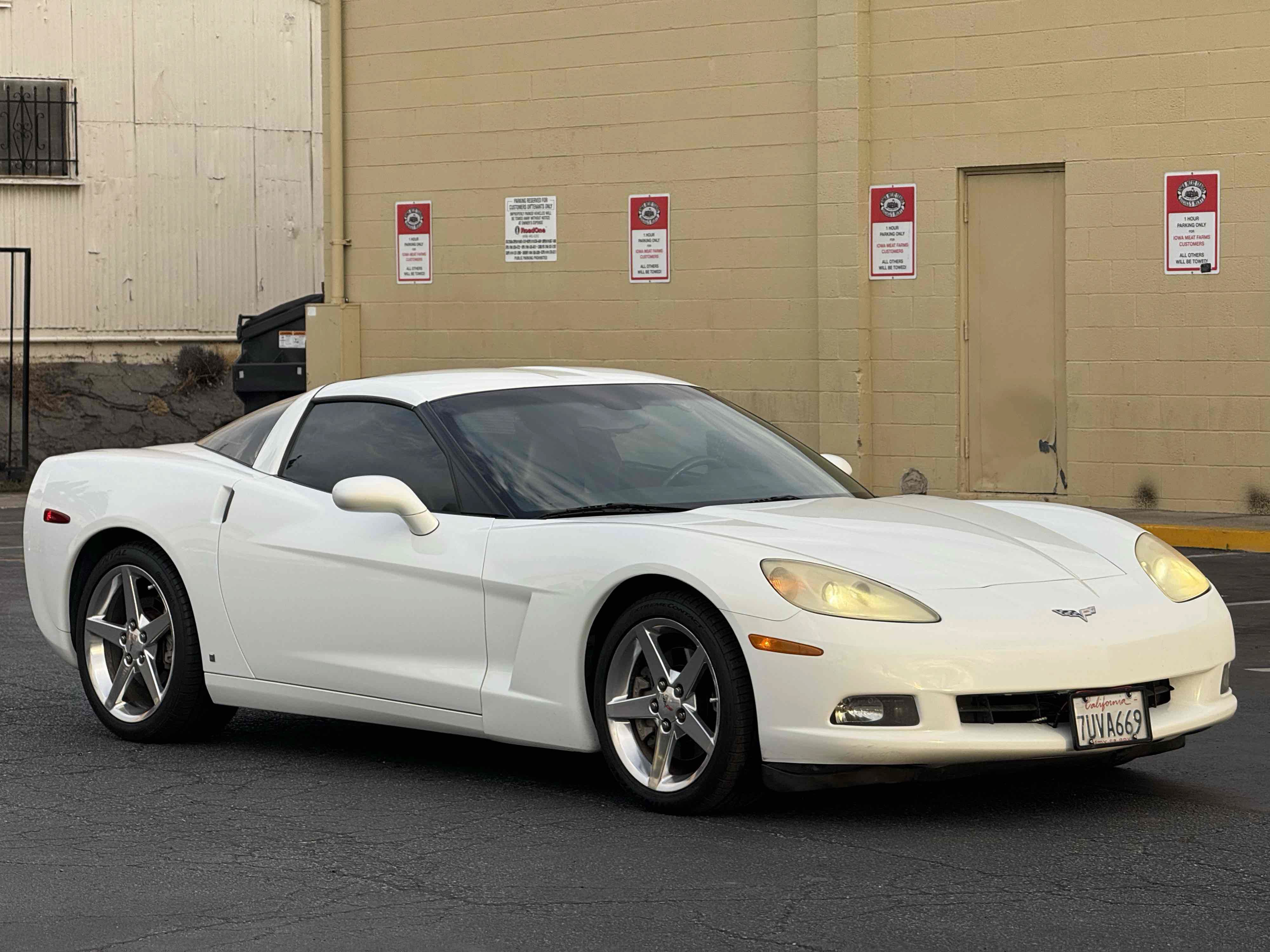 Used 2007 Chevrolet Corvette Coupe w/ Preferred Equipment Group RWD image 4