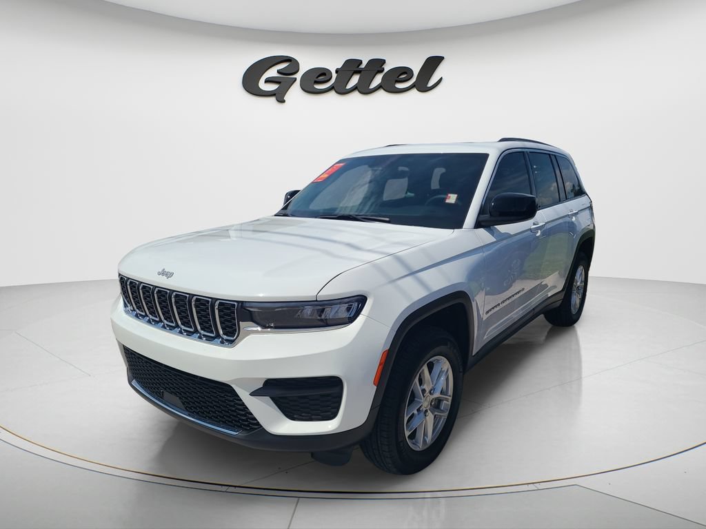 Used 2025 Jeep Grand Cherokee Laredo X AWD/4WD image 1