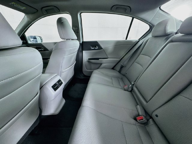 Used 2017 Honda Accord EX-L image 22