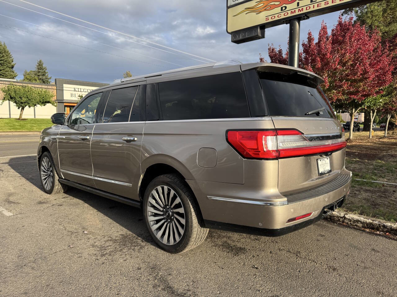 Used 2019 Lincoln Navigator L Reserve image 4