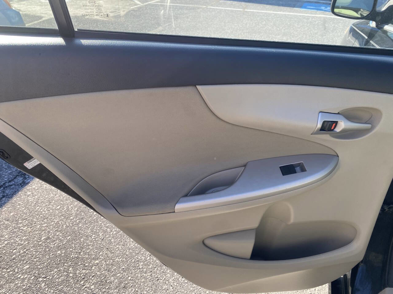 Used 2012 Toyota Corolla LE image 16