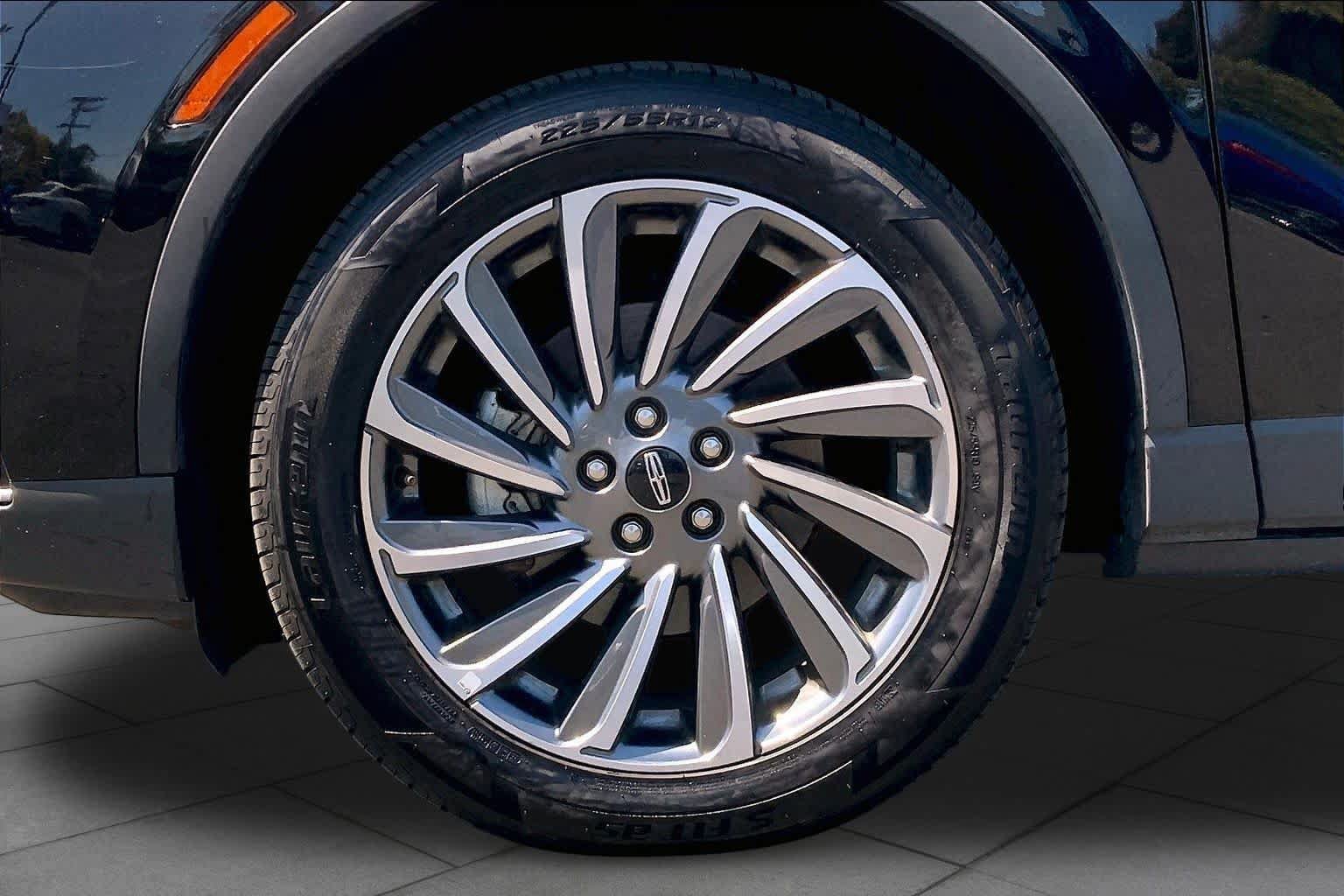 Used 2024 Lincoln Corsair Reserve w/ Equipment Group 201A AWD/4WD image 9