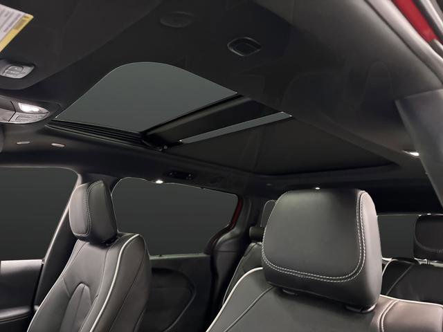 New 2026 Chrysler Pacifica Limited w/ Trailer Tow Group image 7