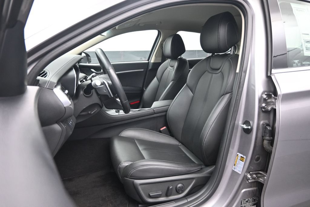 Used 2025 Genesis G70 2.5T AWD/4WD image 21