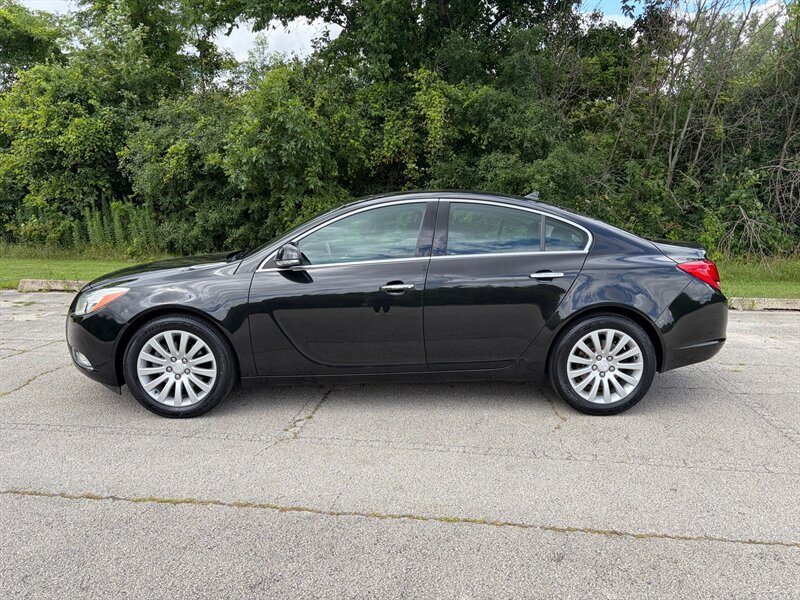 Used 2013 Buick Regal Premium FWD image 2