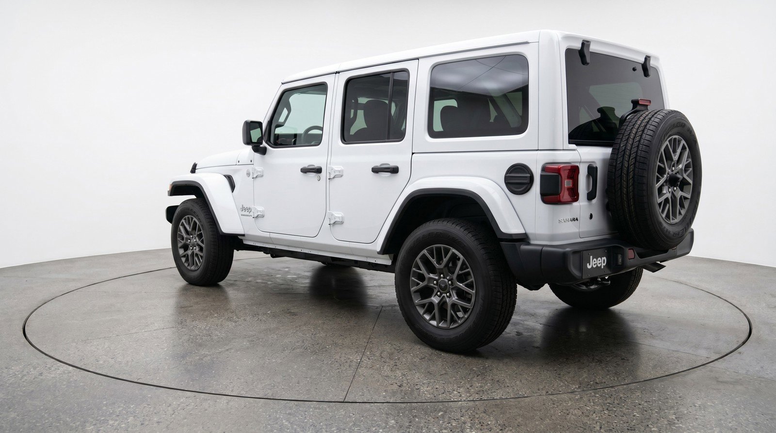 Used 2025 Jeep Wrangler Unlimited Sahara AWD/4WD image 6