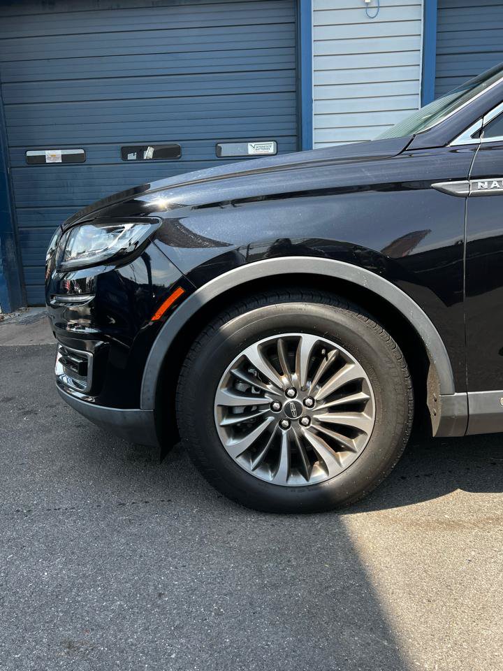Used 2020 Lincoln Nautilus Reserve AWD/4WD image 2