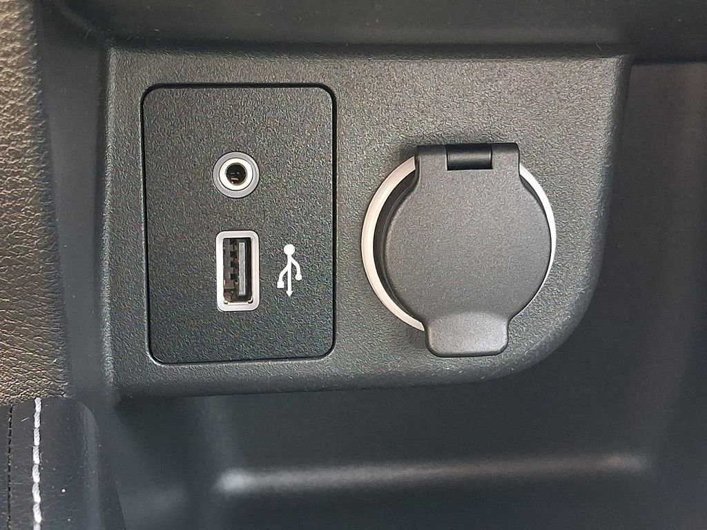 Used 2018 Nissan Kicks SV image 26