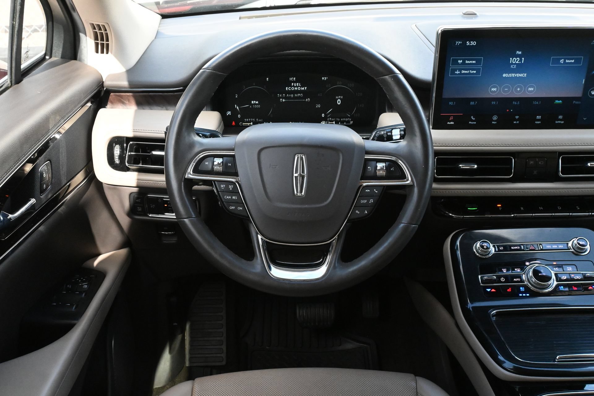 Used 2022 Lincoln Nautilus Reserve FWD image 10