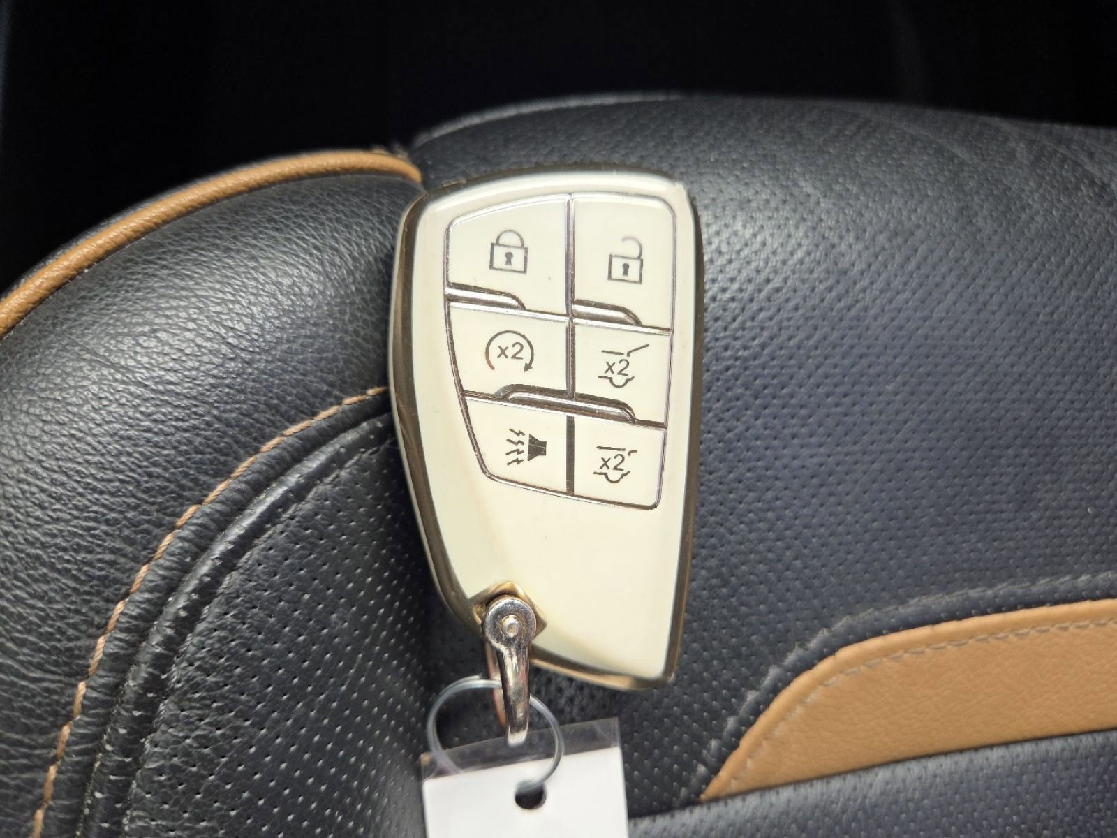 Used 2021 GMC Yukon AT4 w/ Technology Package image 36