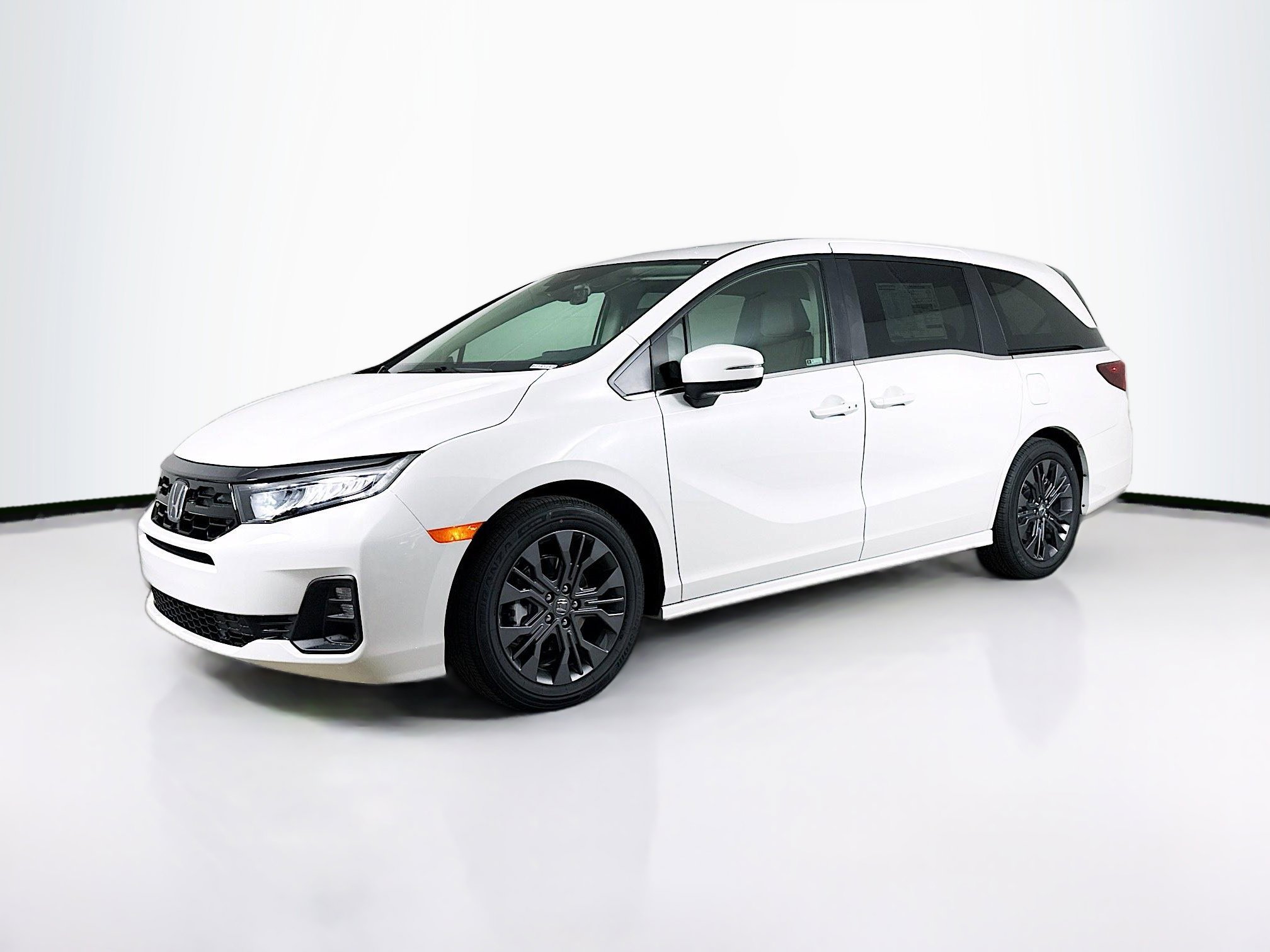 New 2026 Honda Odyssey Touring image 4