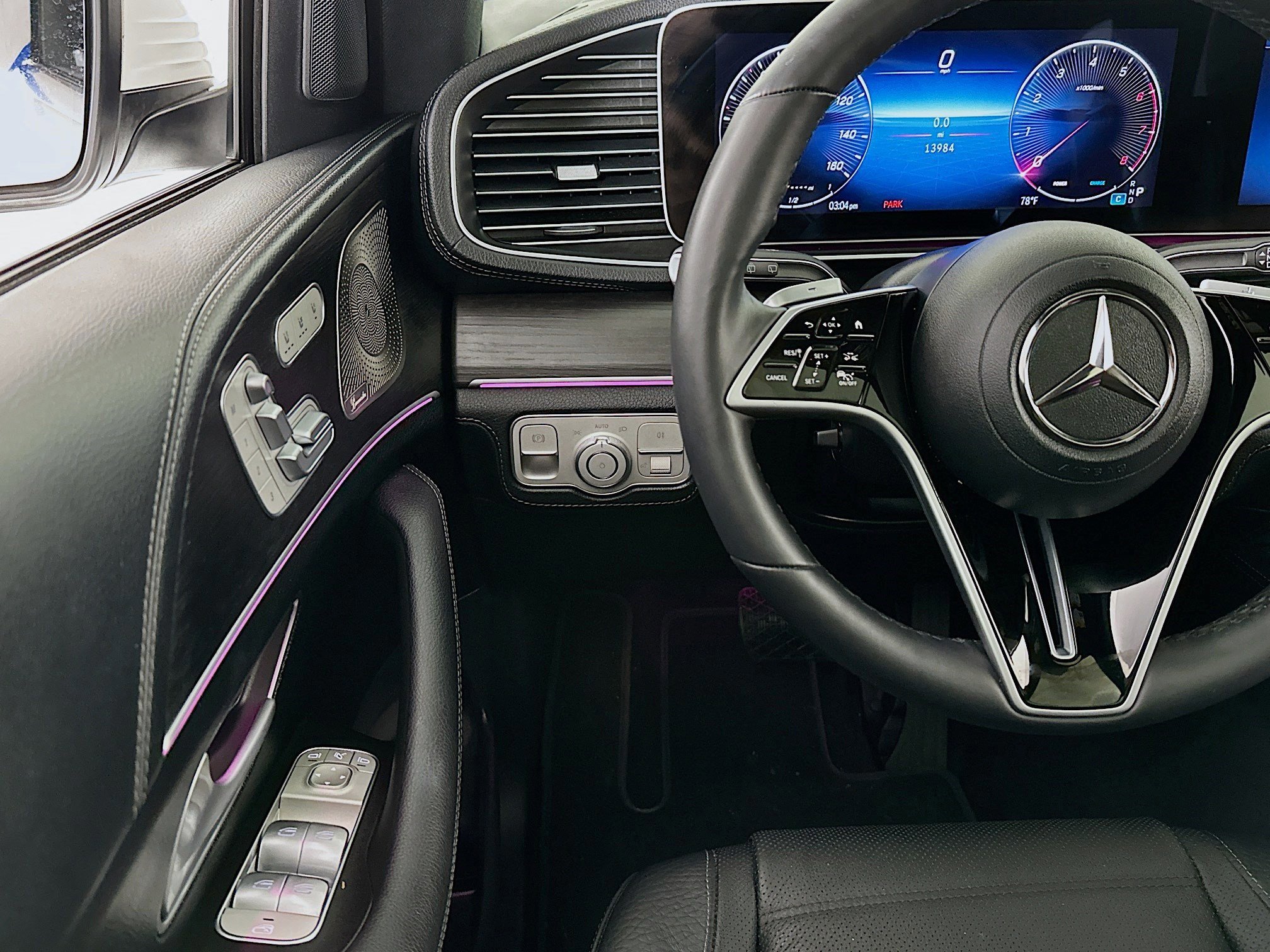 Used 2024 Mercedes-Benz GLE 450 4MATIC image 9