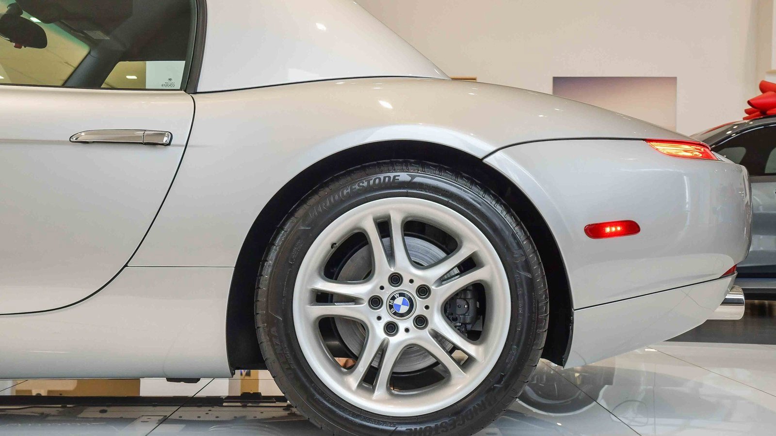 Used 2002 BMW Z8 image 16