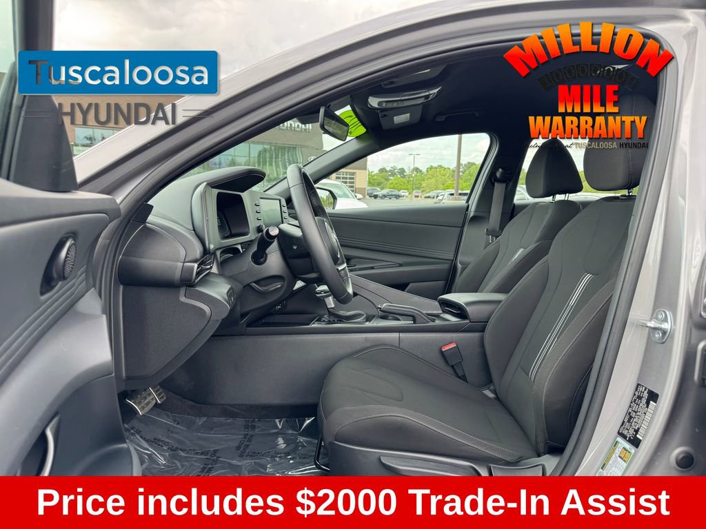 Used 2025 Hyundai Elantra Sport image 10