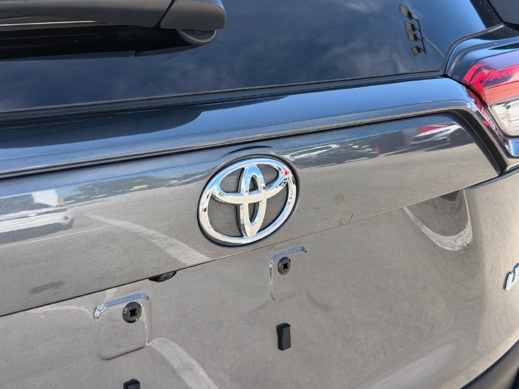 Used 2025 Toyota RAV4 LE FWD image 15