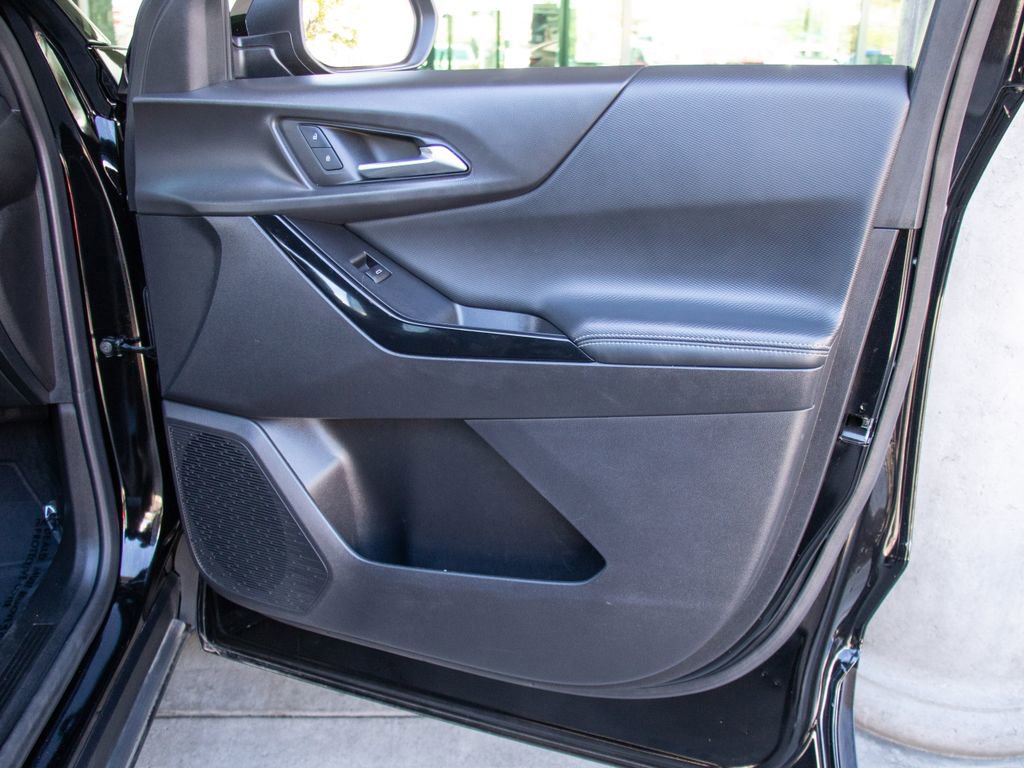 Used 2025 Chevrolet Equinox LT w/ Convenience Package II image 19