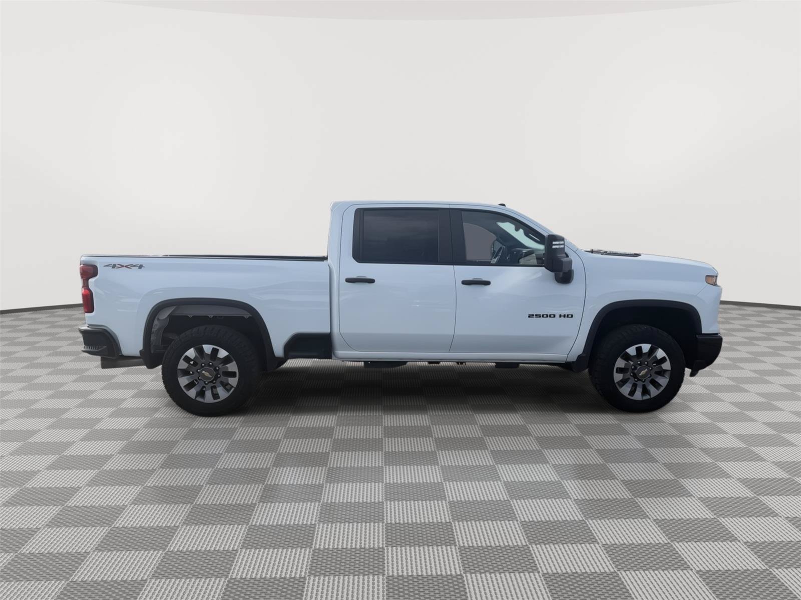 Used 2024 Chevrolet Silverado 2500 Custom w/ Custom Value Package AWD/4WD image 4