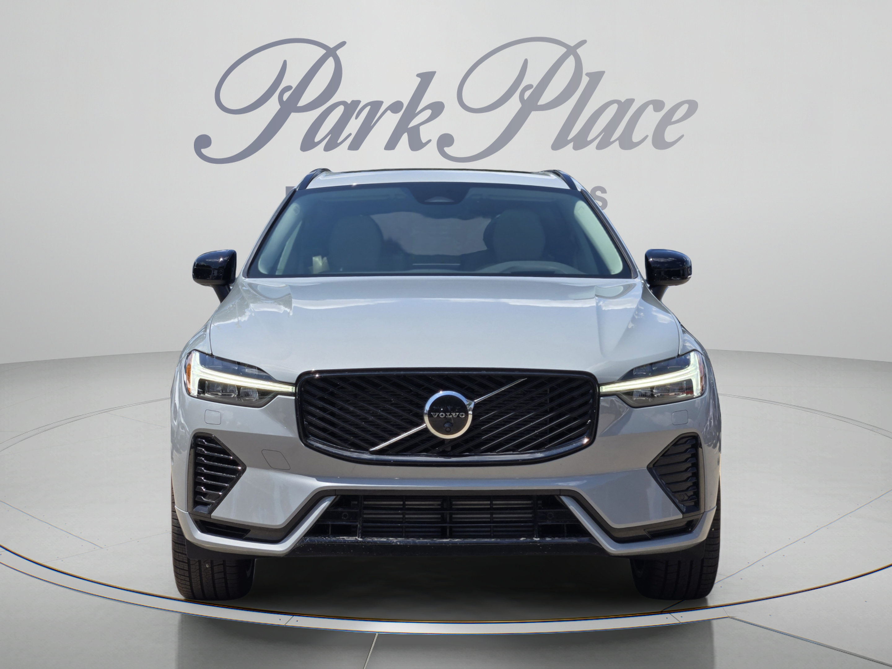 New 2026 Volvo XC60 T8 Ultra w/ Protection Package Premier AWD/4WD image 9