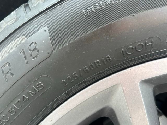 Certified 2024 GMC Terrain SLT AWD/4WD image 33