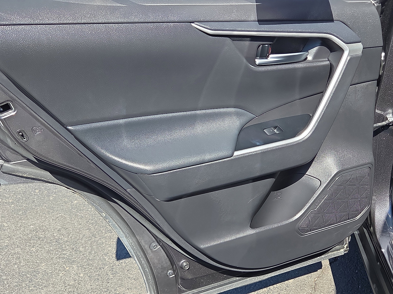 Used 2025 Toyota RAV4 XLE w/ Convenience Package image 21